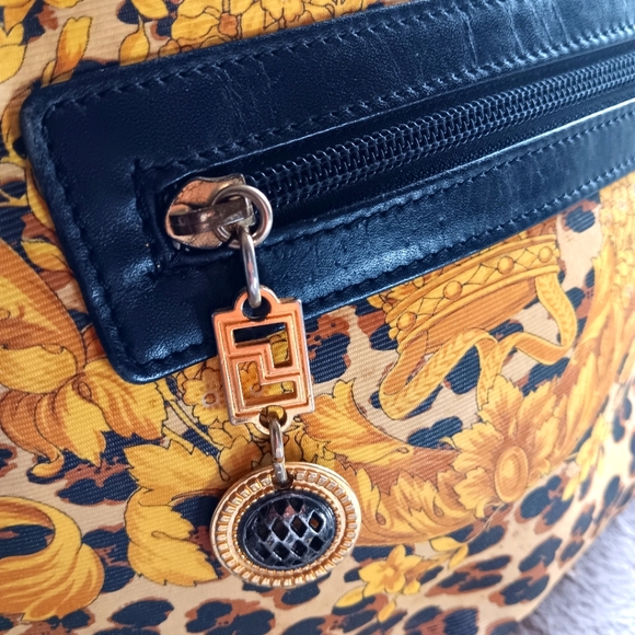 Gianni Versace ✨️LIKE NEW GOLD ERA Vintage Leopard Sunburst Backpack - Picture 5 of 17